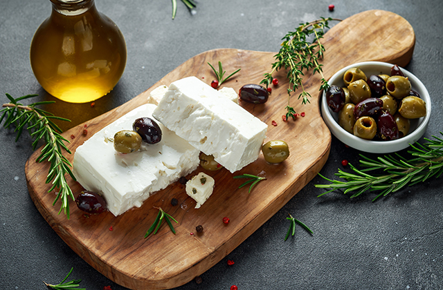 フェタってどんなチーズ 基礎知識や食べ方を完全網羅 チーズ専門サイト リル ド フロマージュ