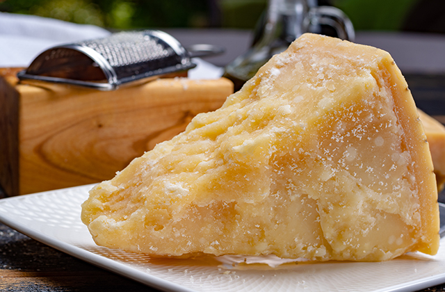 パルミジャーノ・レッジャーノとは？チーズの特徴、製法、食べ方など基礎知識を徹底解説！ | チーズ専門サイト【 リル ド フロマージュ 】