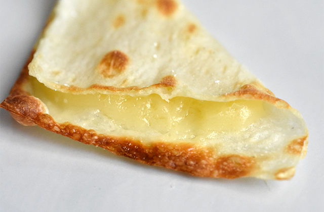焼いたカマンベール入りチーズ生包み
